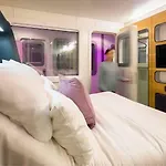 Yotelair Amsterdam Schiphol Transit 3*