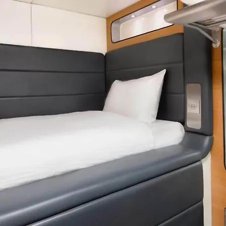 Szálloda Yotelair Amsterdam Schiphol Transit 3*