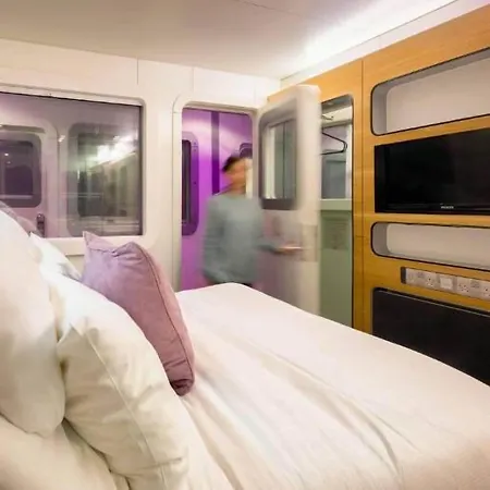 Otel Yotelair Amsterdam Schiphol Transit