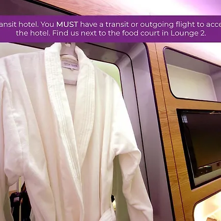 Hotel Yotelair Amsterdam Schiphol Transit 3*