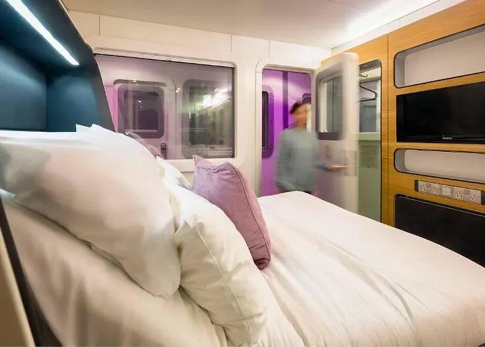 Yotelair Amsterdam Schiphol Transit 3*