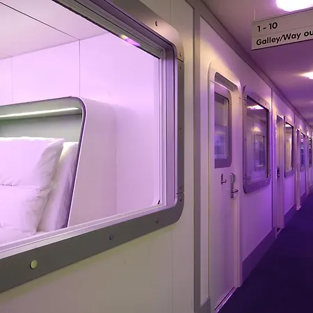 Yotelair Amsterdam Schiphol Transit Hotel 3*