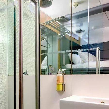 Hotel Yotelair Amsterdam Schiphol Transit